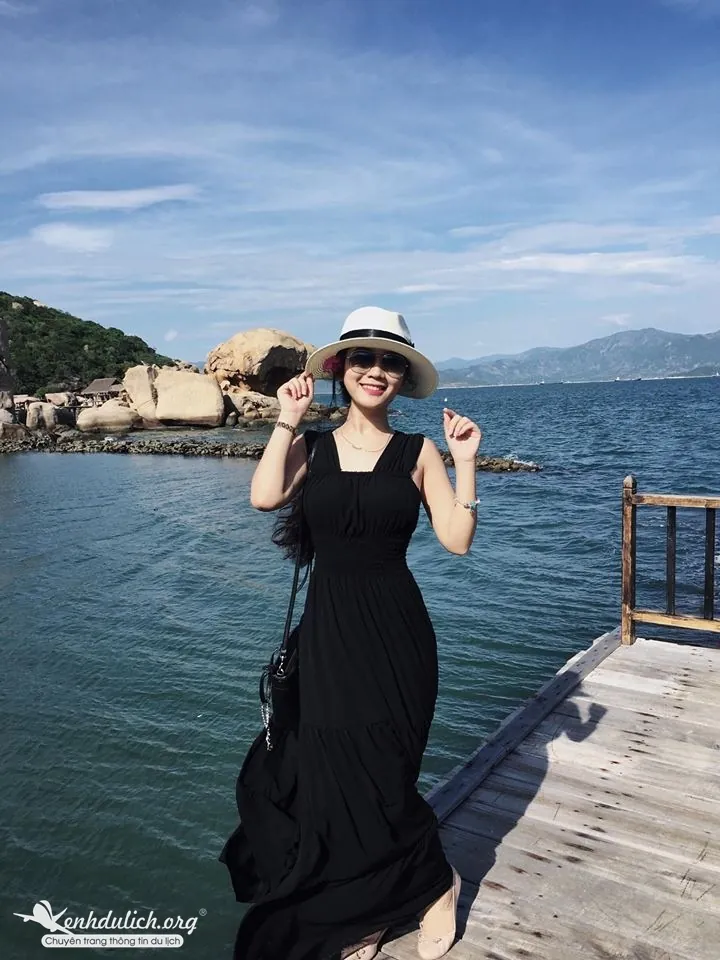 Review vẻ đẹp thiên đường biển đảo Bình Hưng của 2 cô gái trẻ Review thiên đường biển đảo Bình Hưng của cô gái trẻ