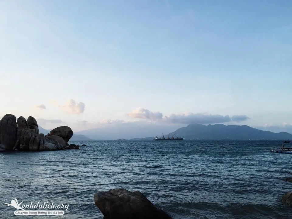 Review vẻ đẹp thiên đường biển đảo Bình Hưng của 2 cô gái trẻ Review thiên đường biển đảo Bình Hưng của cô gái trẻ