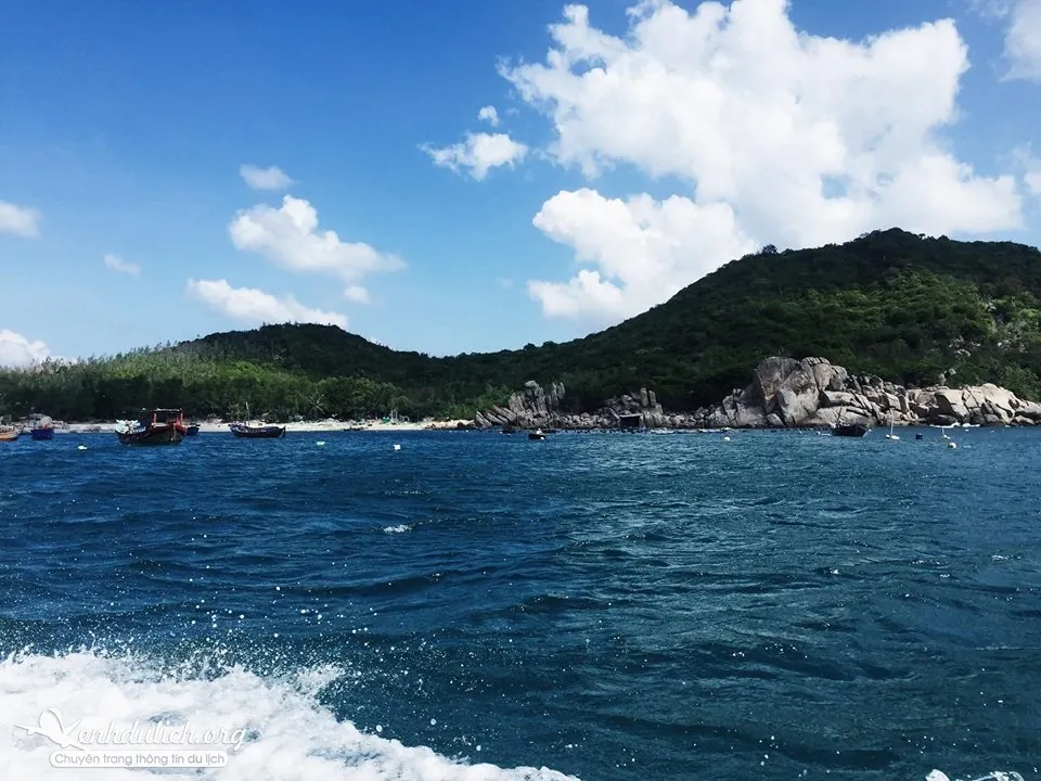 Review vẻ đẹp thiên đường biển đảo Bình Hưng của 2 cô gái trẻ Du lịch đảo Bình Hưng