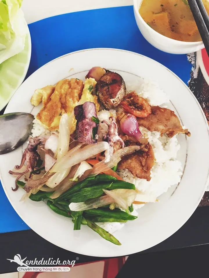 Kinh nghiệm du lịch Lý Sơn - Chuyện ai cũng muốn biết Ăn cơm ở Sa Kỳ Lý Sơn