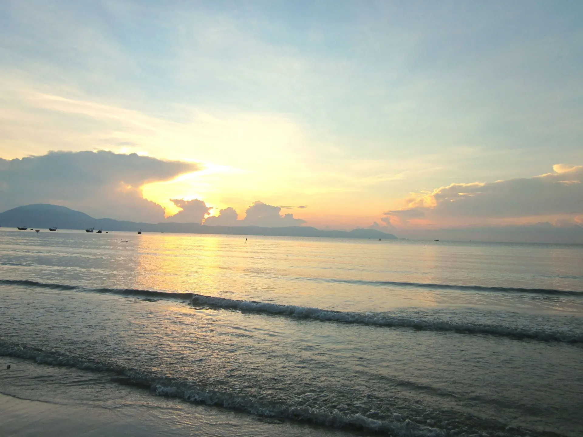 Trải nghiệm ngắm bình minh trên biển Dốc Lết - Nha Trang Trải nghiệm ngắm bình minh trên biển Dốc Lết Nha Trang