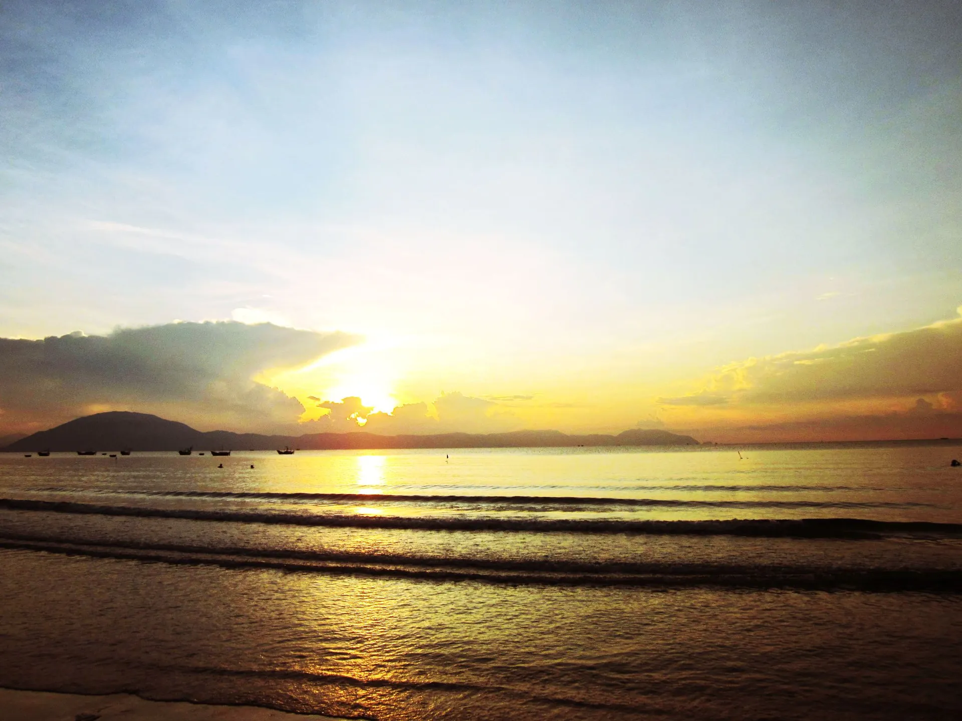Trải nghiệm ngắm bình minh trên biển Dốc Lết - Nha Trang Trải nghiệm ngắm bình minh trên biển Dốc Lết Nha Trang