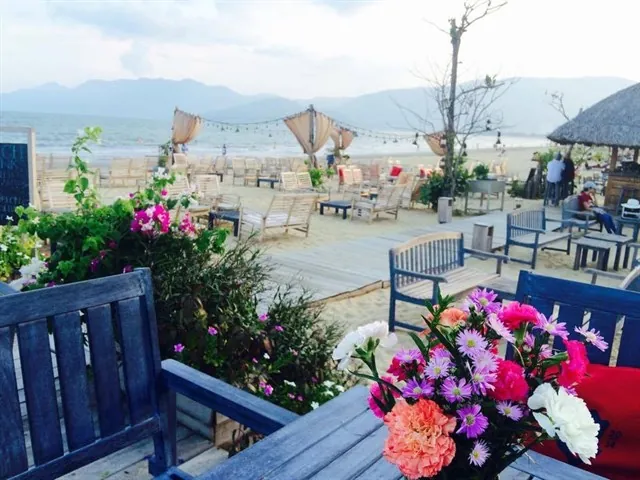 Giới trẻ đứng ngồi không yên với quán bar view biển đẹp nhất Quy Nhơn