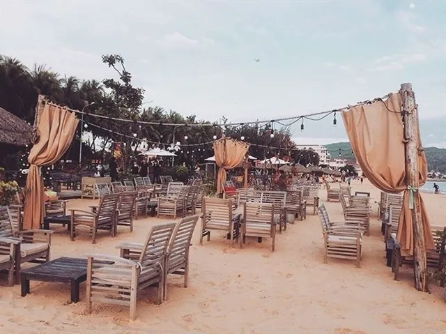 Giới trẻ đứng ngồi không yên với quán bar view biển đẹp nhất Quy Nhơn