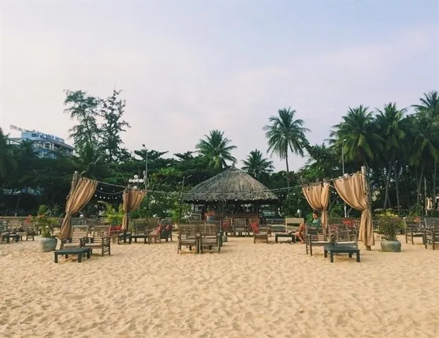 Giới trẻ đứng ngồi không yên với quán bar view biển đẹp nhất Quy Nhơn