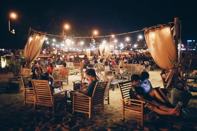 Giới trẻ đứng ngồi không yên với quán bar view biển đẹp nhất Quy Nhơn