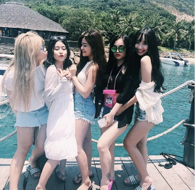 Bật mí những kiểu chụp choẹt hot nhất của giới trẻ hiện nay