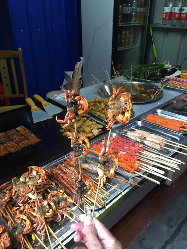 Cầm 6 triệu oanh tạc Phượng Hoàng cổ trấn siêu hot trên cộng đồng mạng Cầm 6 triệu oanh tạc Phượng Hoàng cổ trấn siêu hot trên cộng đồng mạng