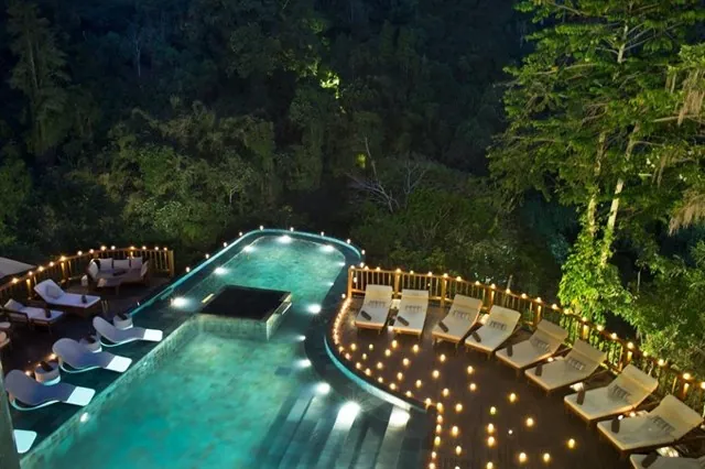 Cận cảnh bể bơi đẹp nhất thế giới tại thiên đường du lịch Bali Cận cảnh bể bơi đẹp nhất thế giới tại thiên đường du lịch Bali