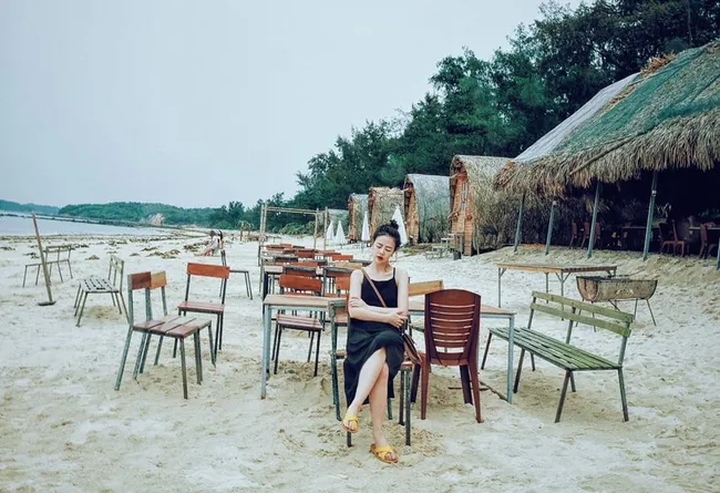 Chuyến đi Cô Tô 5 sao siêu hot của cô nàng 9x Ở chỗ đẹp ăn món ngon và chụp ảnh cực ảo Chuyến đi Cô Tô 5 sao siêu hot của cô nàng 9x Ở chỗ đẹp ăn món ngon và chụp ảnh cực ảo - Ảnh 19