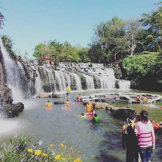 Picnic bao đã với thác Đá Hàn cách Sài Gòn 70km đi về trong ngày bằng xe máy Picnic bao đã với thác Đá Hàn cách Sài Gòn 70km đi về trong ngày bằng xe máy