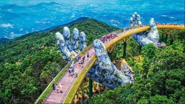 Cây cầu vàng ở Đà Nẵng gây sốt cộng đồng mạng