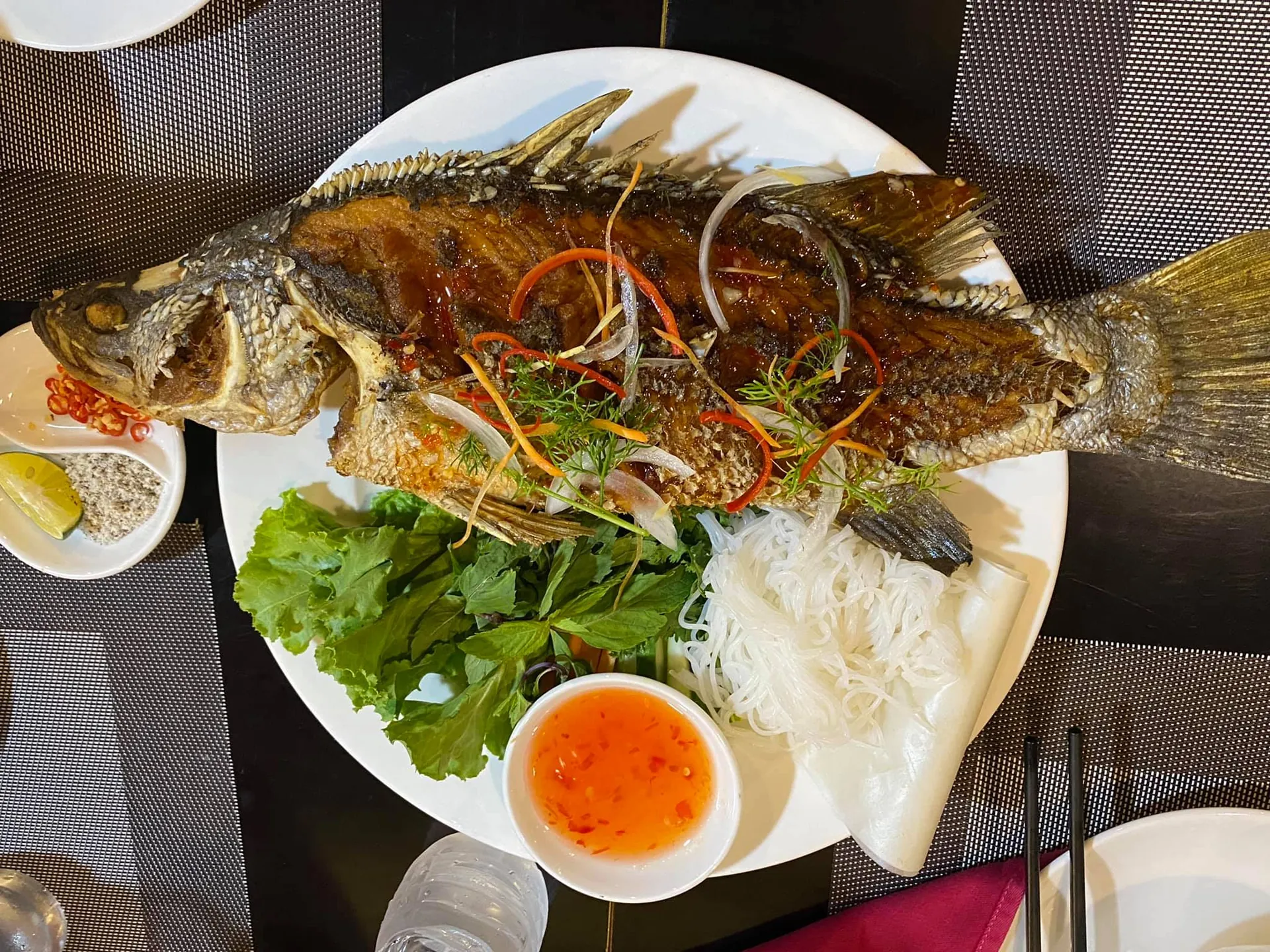 Revew chuyến du lịch Hạ Long du thuyền 1 đêm và 1 đêm nghỉ dưỡng tại Cát Bà Revew chuyến du lịch Hạ Long du thuyền 1 đêm và 1 đêm nghỉ dưỡng tại Cát Bà 09