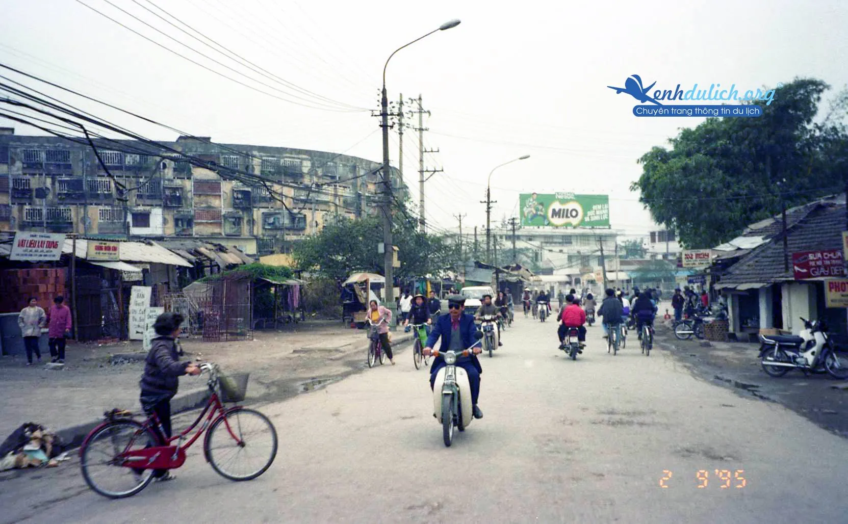 Những bức ảnh Hà Nội xưa- trên đường không có ô tô 02