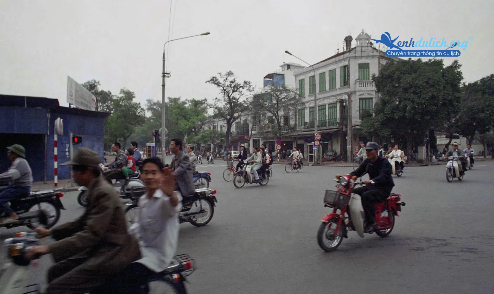 Những bức ảnh Hà Nội xưa- trên đường không có ô tô 12