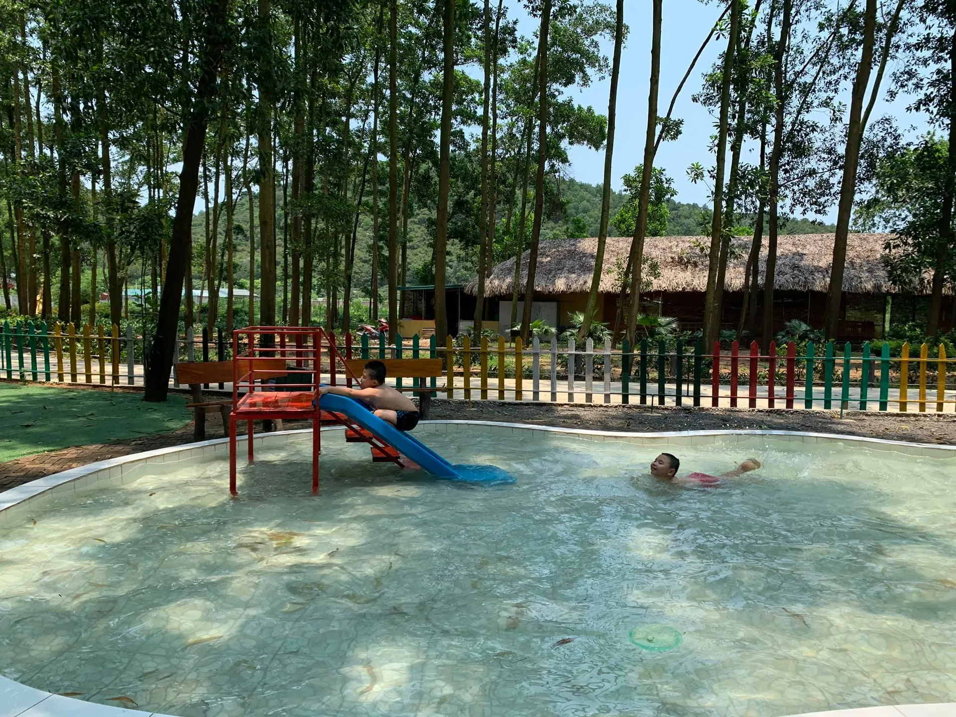 Hàm Rồng Lakeside khu dã ngoại cho trẻ con cách Hà Nội chỉ 40km 02